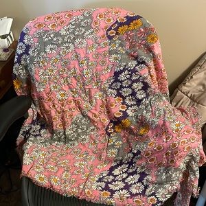 Daisy scarf new without tags